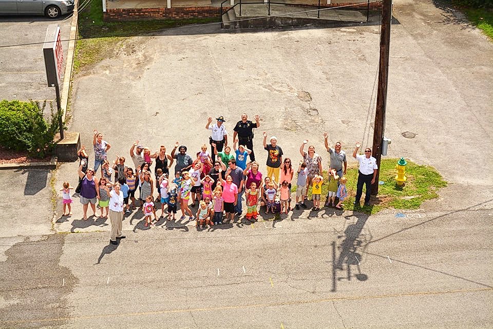 Hanceville’s Summer Reading Program has Children Rubbing Elbows With Local Heroes Shirley Burden