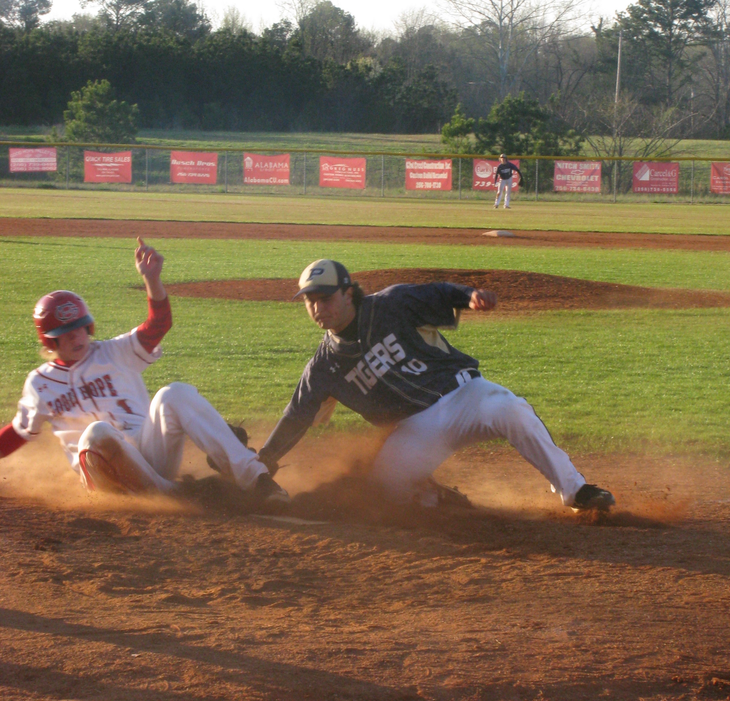 J.B. Pennington Tigers Maul the Good Hope Raiders Josh McBrayer