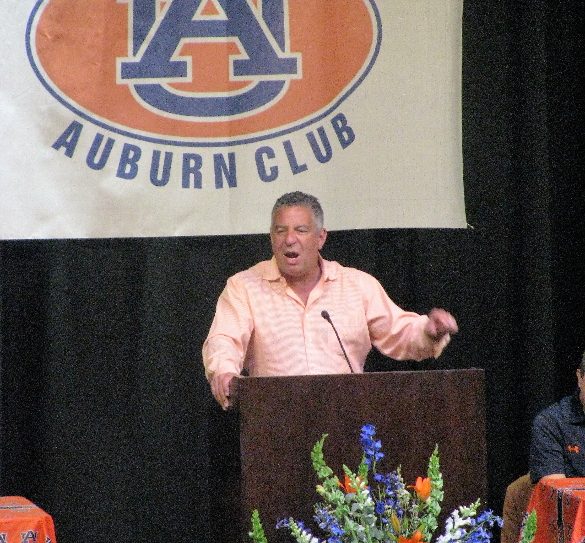 Auburn Basketball Coach Bruce Pearl in town for Auburn Club banquet Josh McBrayer