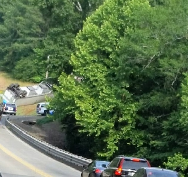 Troopers on scene of 18-wheeler incident on Highway 278 by Duck River Bridge