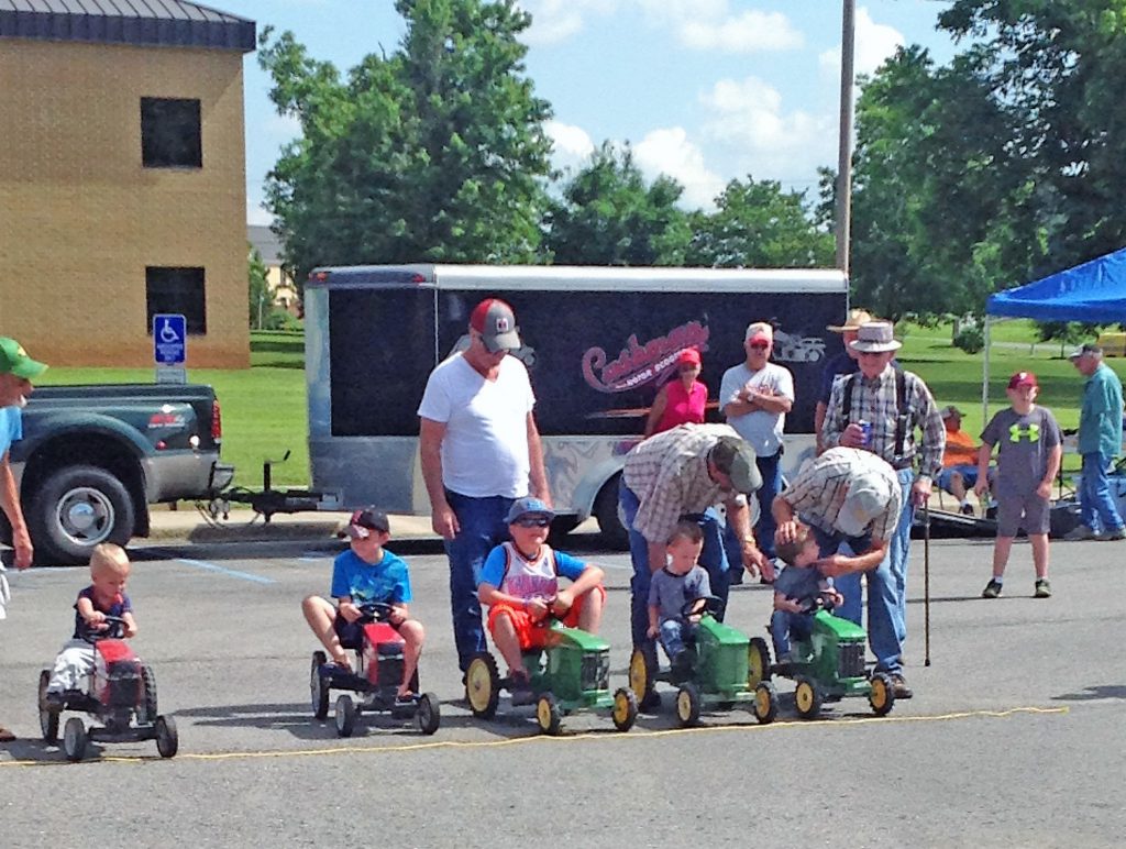 Photos courtesy of Alabama Chapter #23, International Harvester Collectors