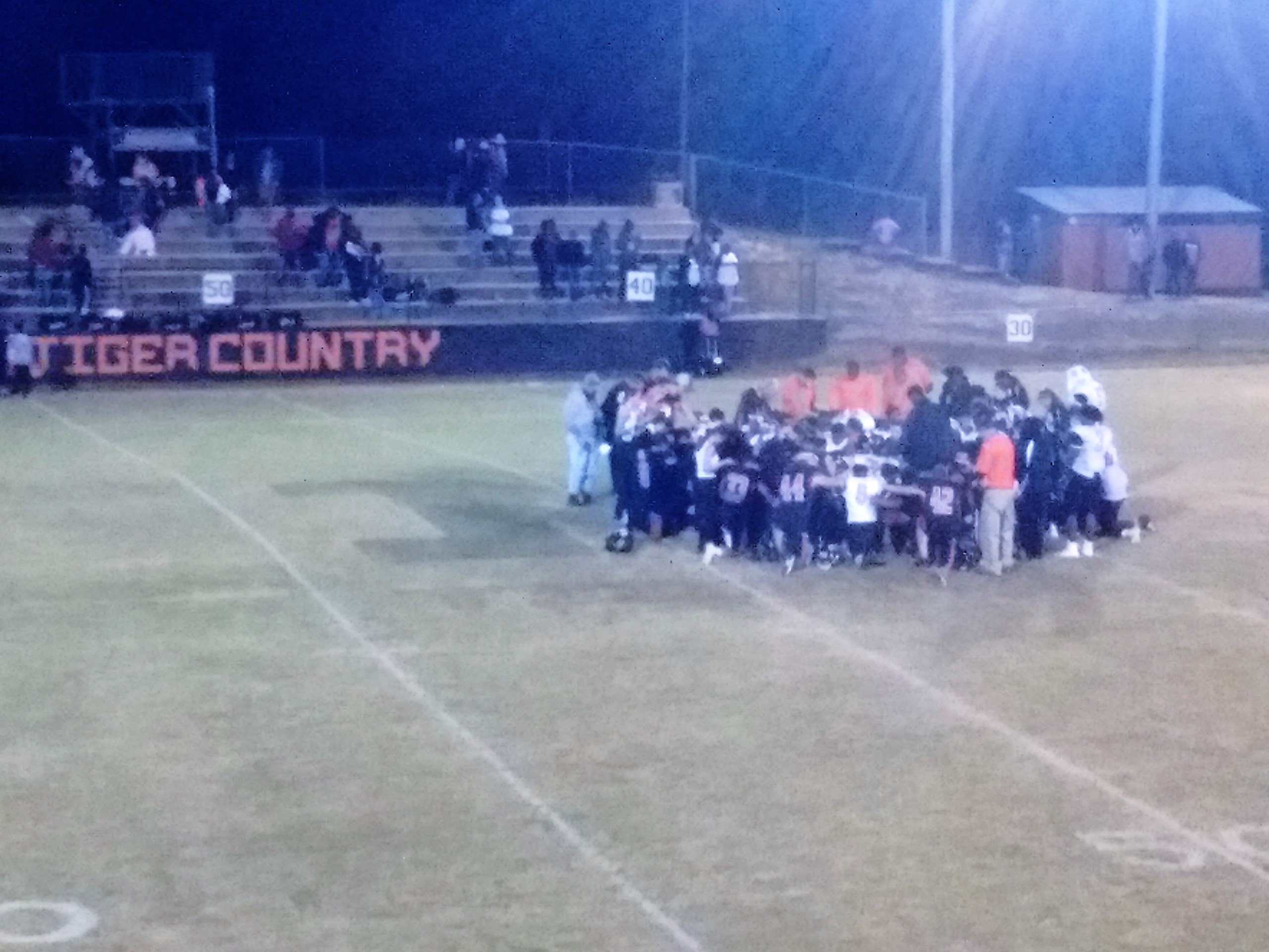 Meek makes a meal out of R.A. Hubbard, 52-15 Jason Segars