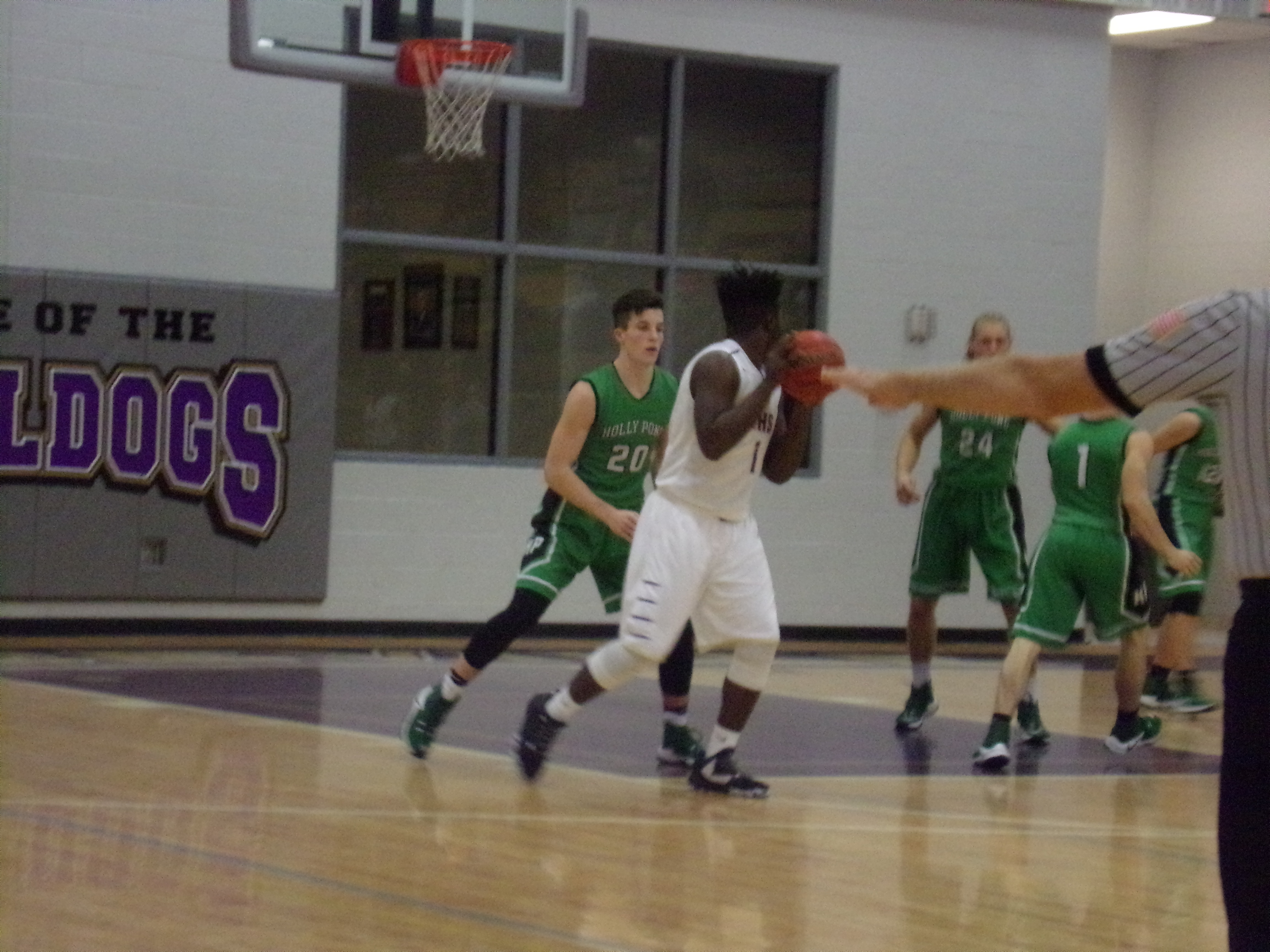 Holly Pond tops Hanceville, improving to 7-0; Lady Bulldogs best Lady Broncos Johnny Thornton