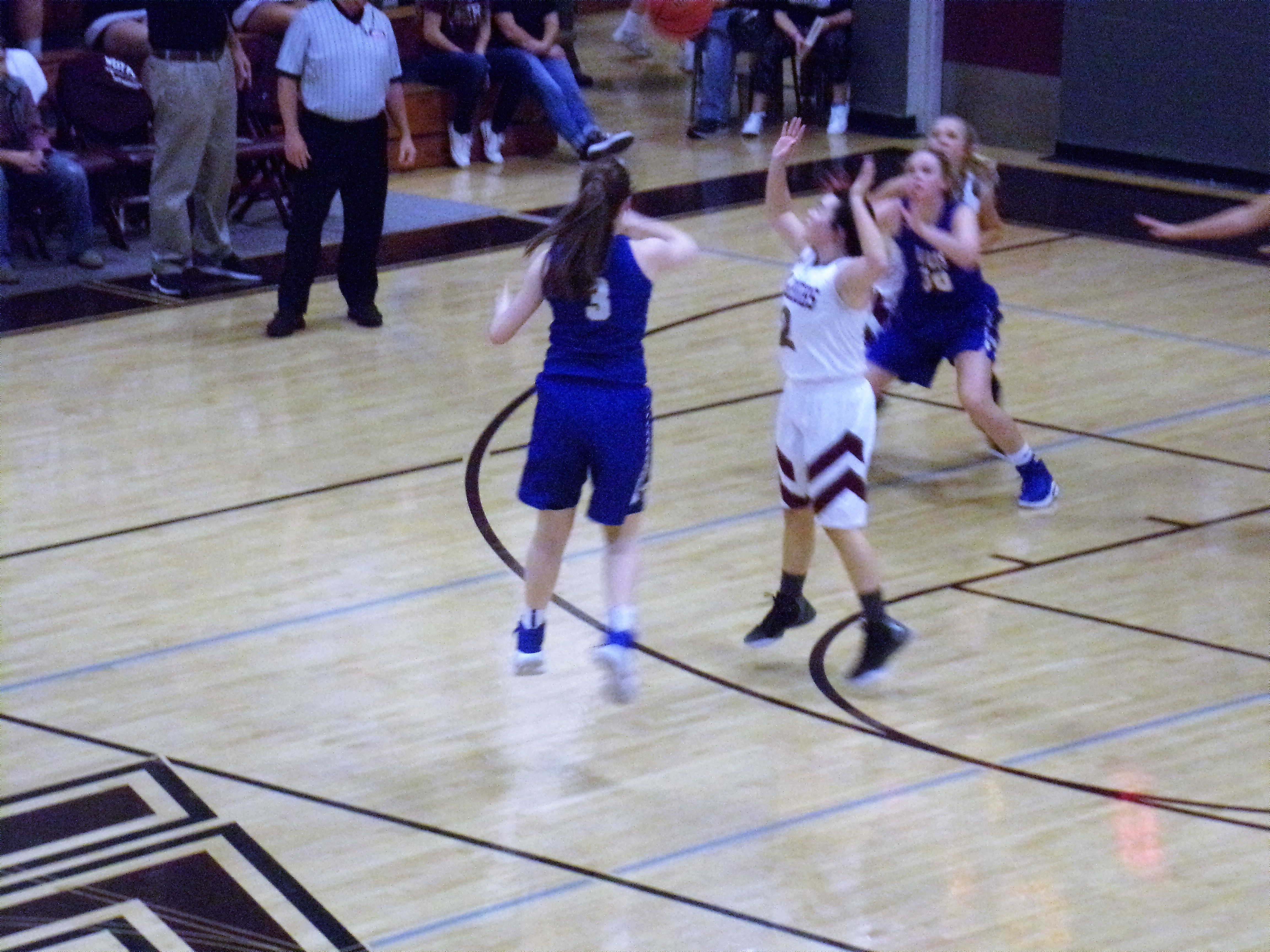 Cold Springs girls win battle of the undefeated; Eagles pull out late win against Warriors Johnny Thornton