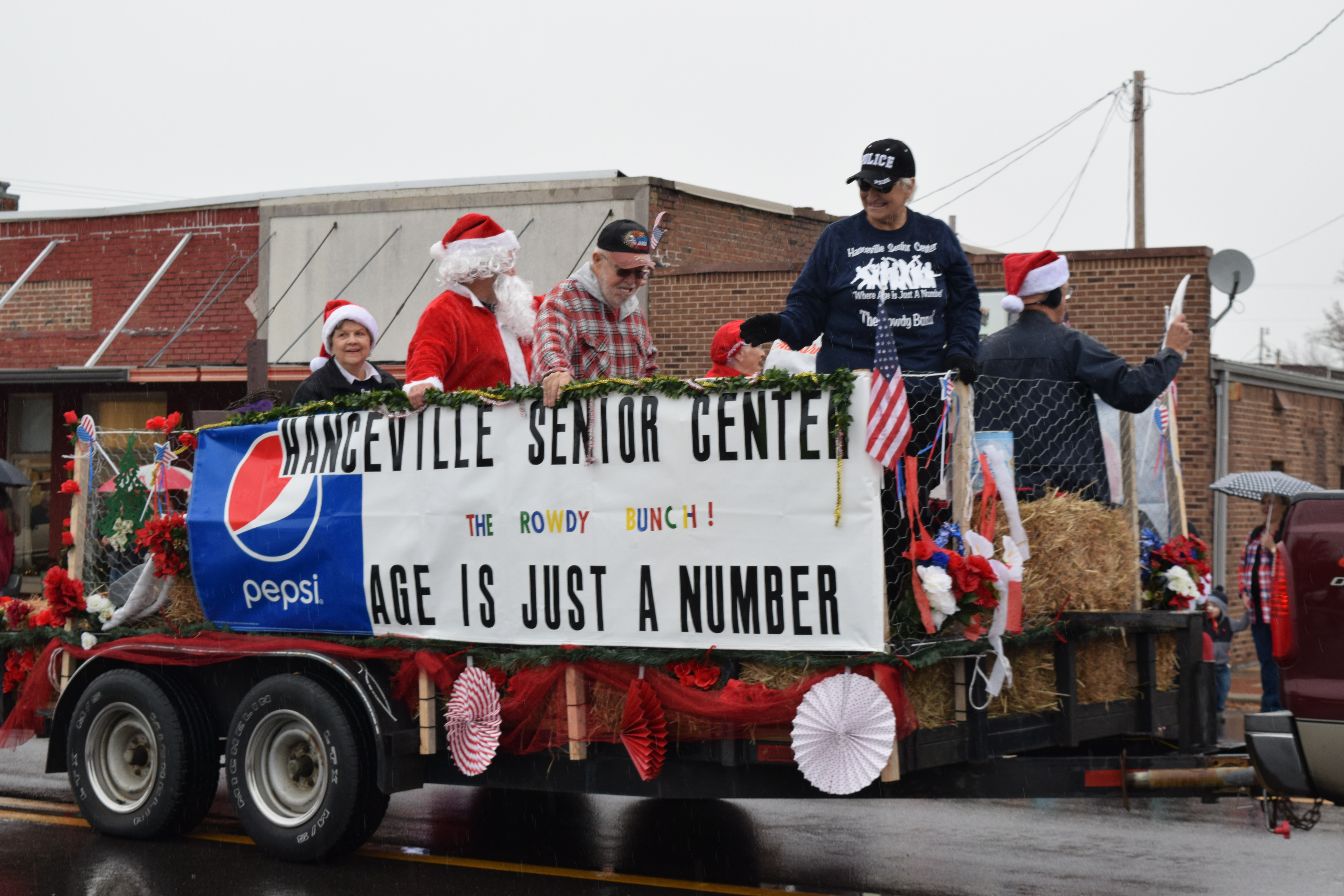 Wet weather doesn’t dampen spirits at Cullman County Christmas Parade W.C. Mann