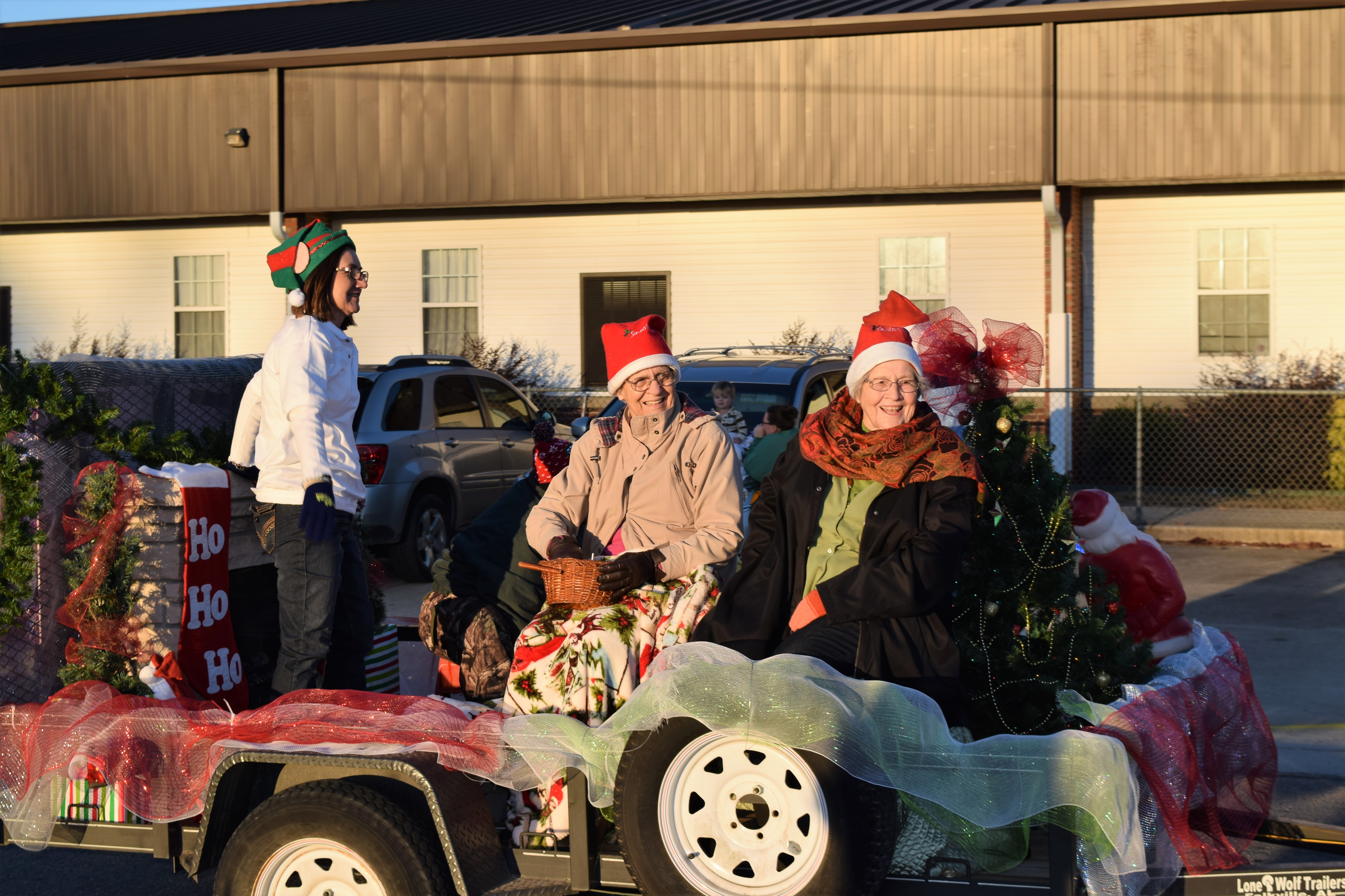 Holly Pond celebrates Christmas with community parade, annual Christmas Cards in the Park W.C. Mann