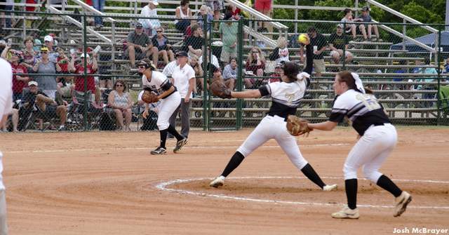 Prep softball preview: Veteran Lady Bearcat squad looks for another deep playoff run _dsc0190.jpg