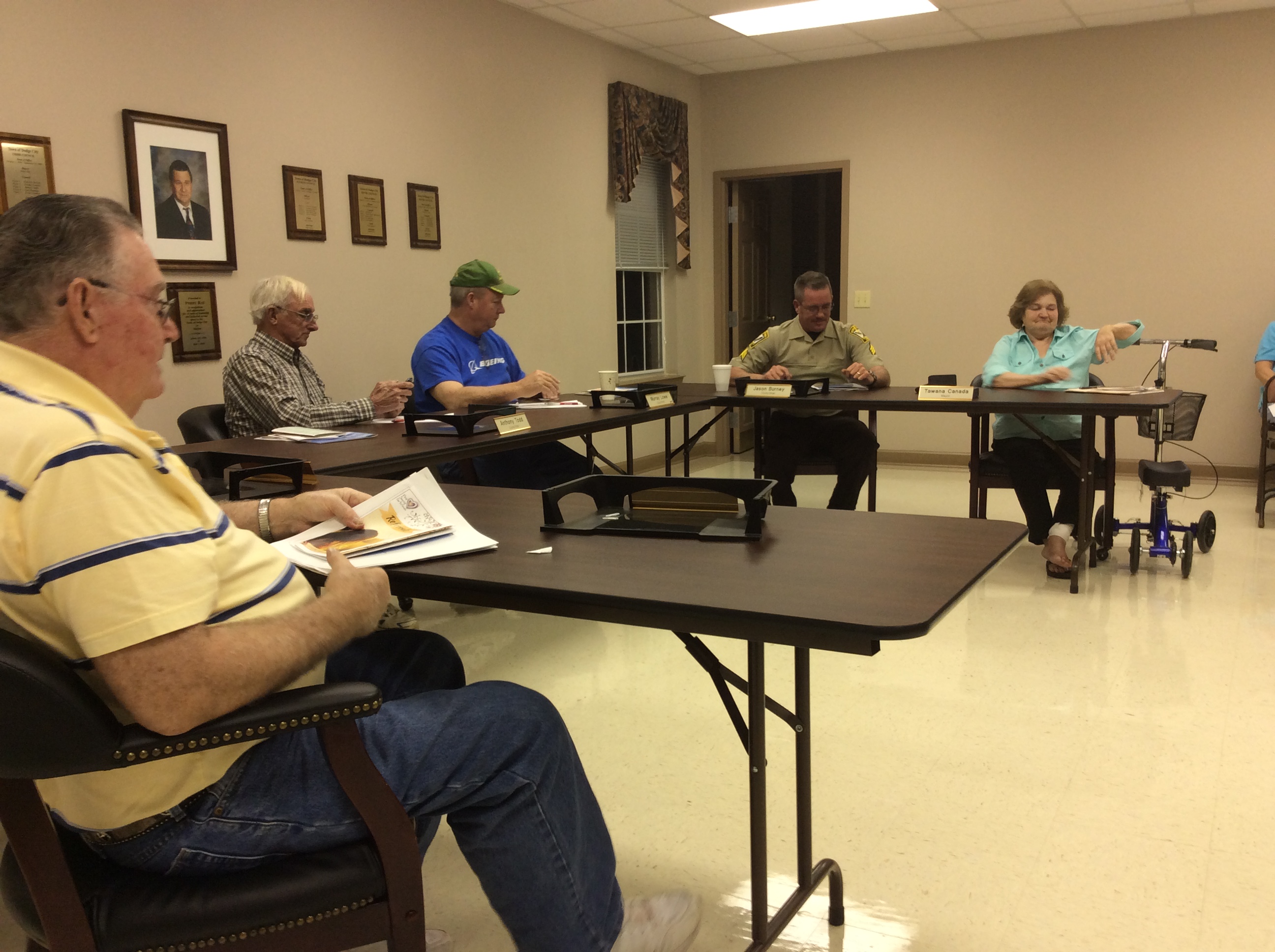 Dodge City council welcomes 2 special guests