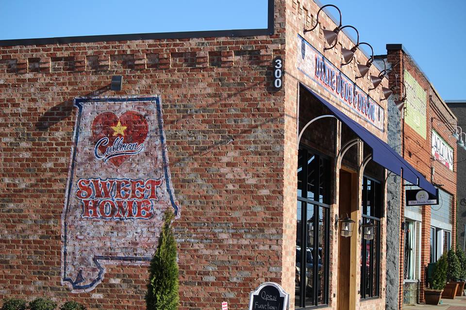 An evening of classic cars with Dixie Duds downtown
