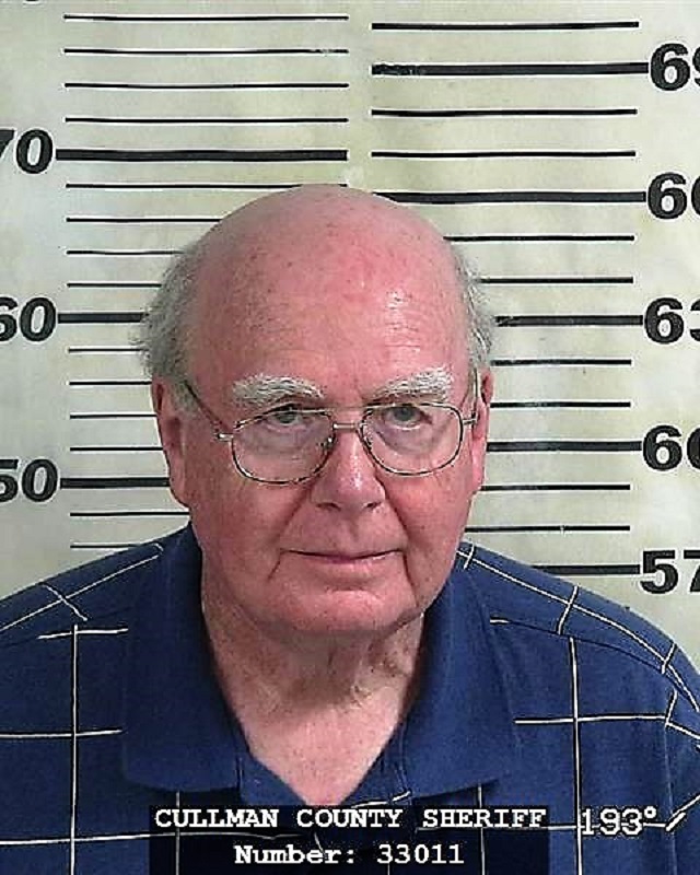 Graves changes plea to not guilty by reason of mental disease or defect, released on bond graves_j_2.jpg