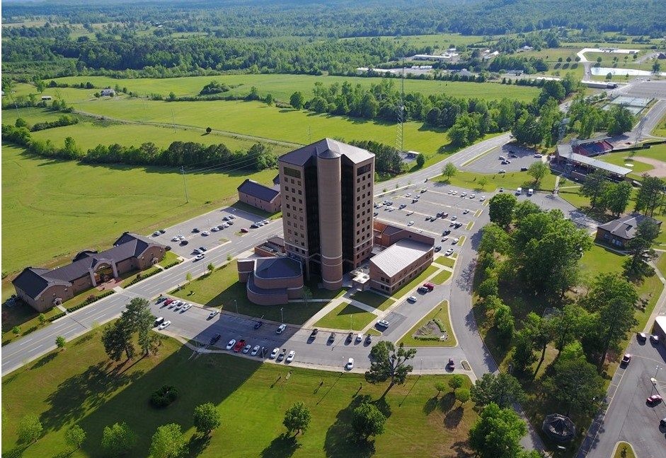 Ivey: Alabama first state to roll out nationally-recognized manufacturing credentials at every community college 18698229_885851221553079_7730633411169546358_n.jpg