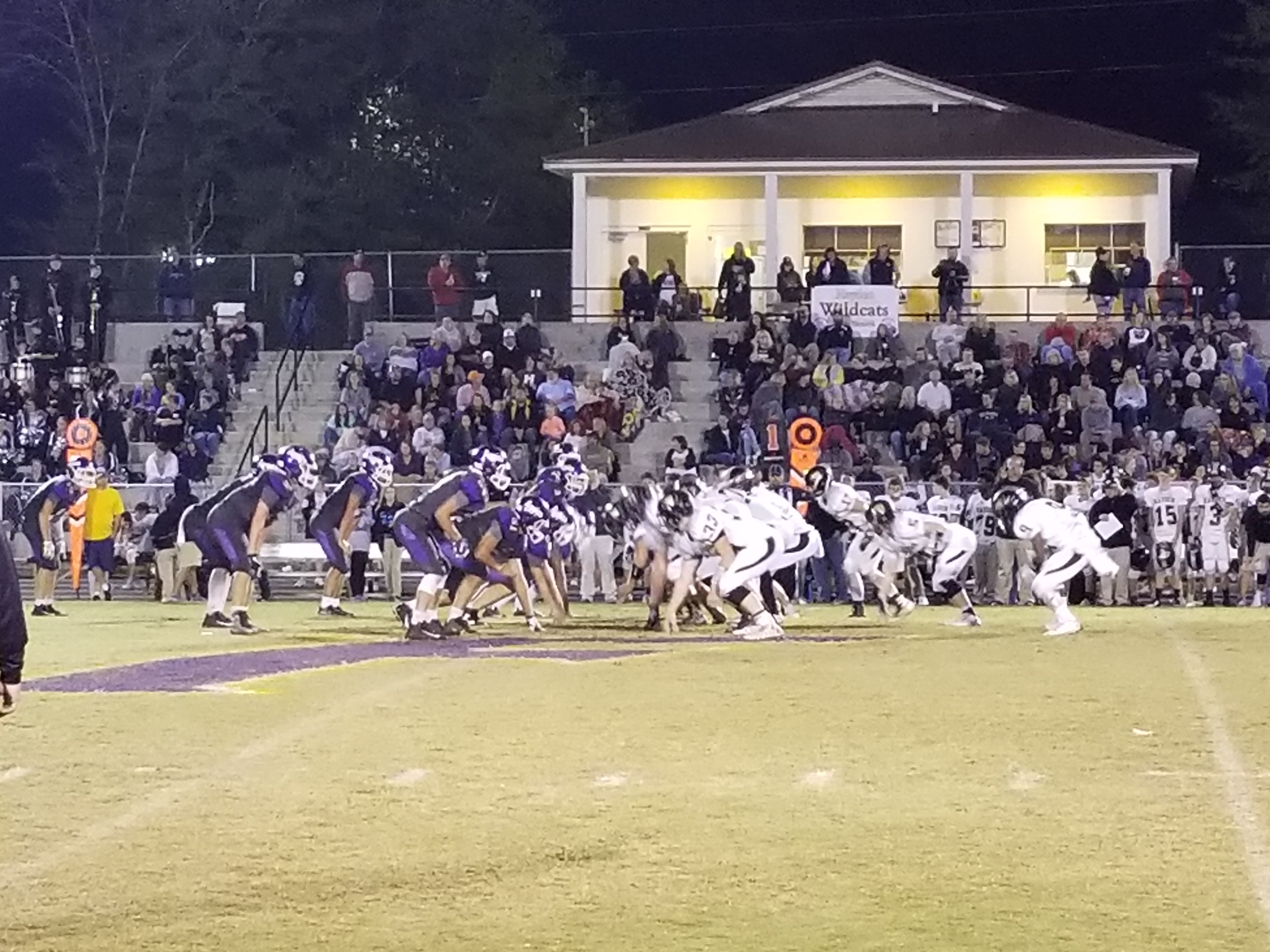 Wildcats outplay Aggies, 34-21