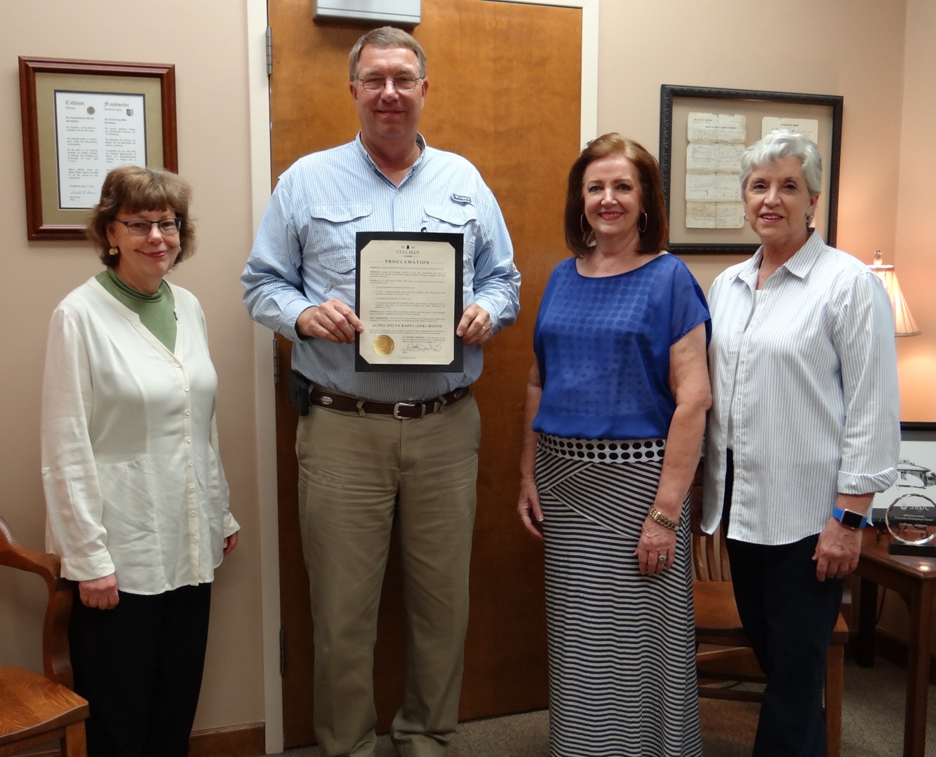 Cullman mayor proclaims October Alpha Delta Kappa Month