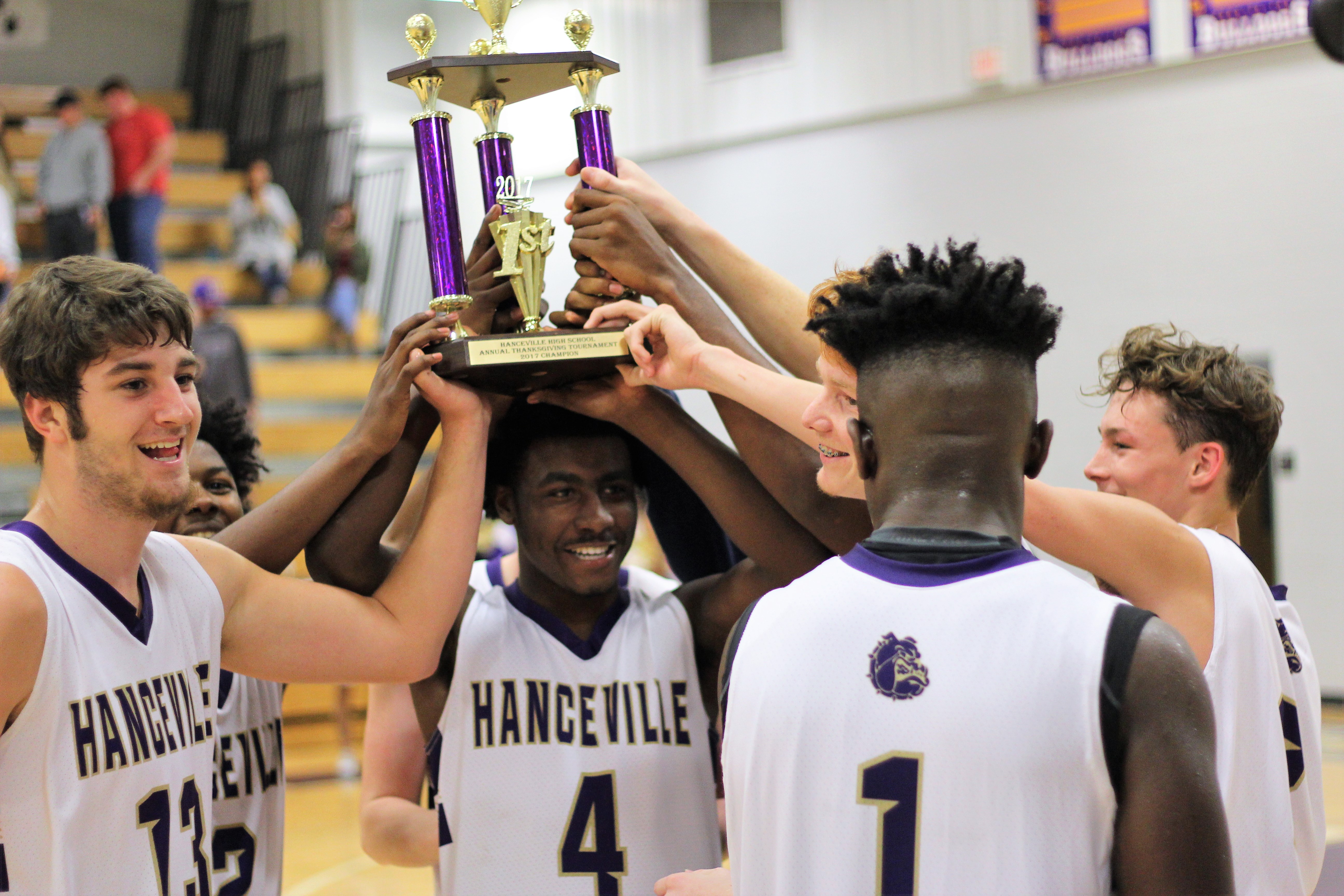 PREP BASKETBALL: Flanigan, Evans lead Bulldogs to 45-42 tournament victory