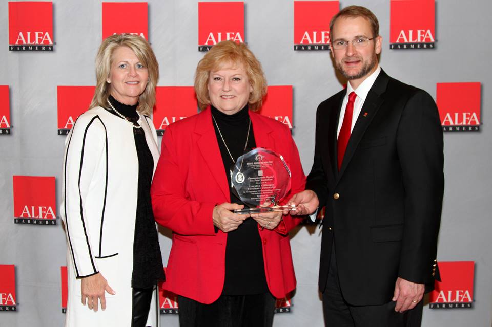 The Tribune’s Loretta Gillespie wins Print Communications Award for Excellence in Ag Journalism 24300996_10155887806603972_8349790368266836330_n.jpg