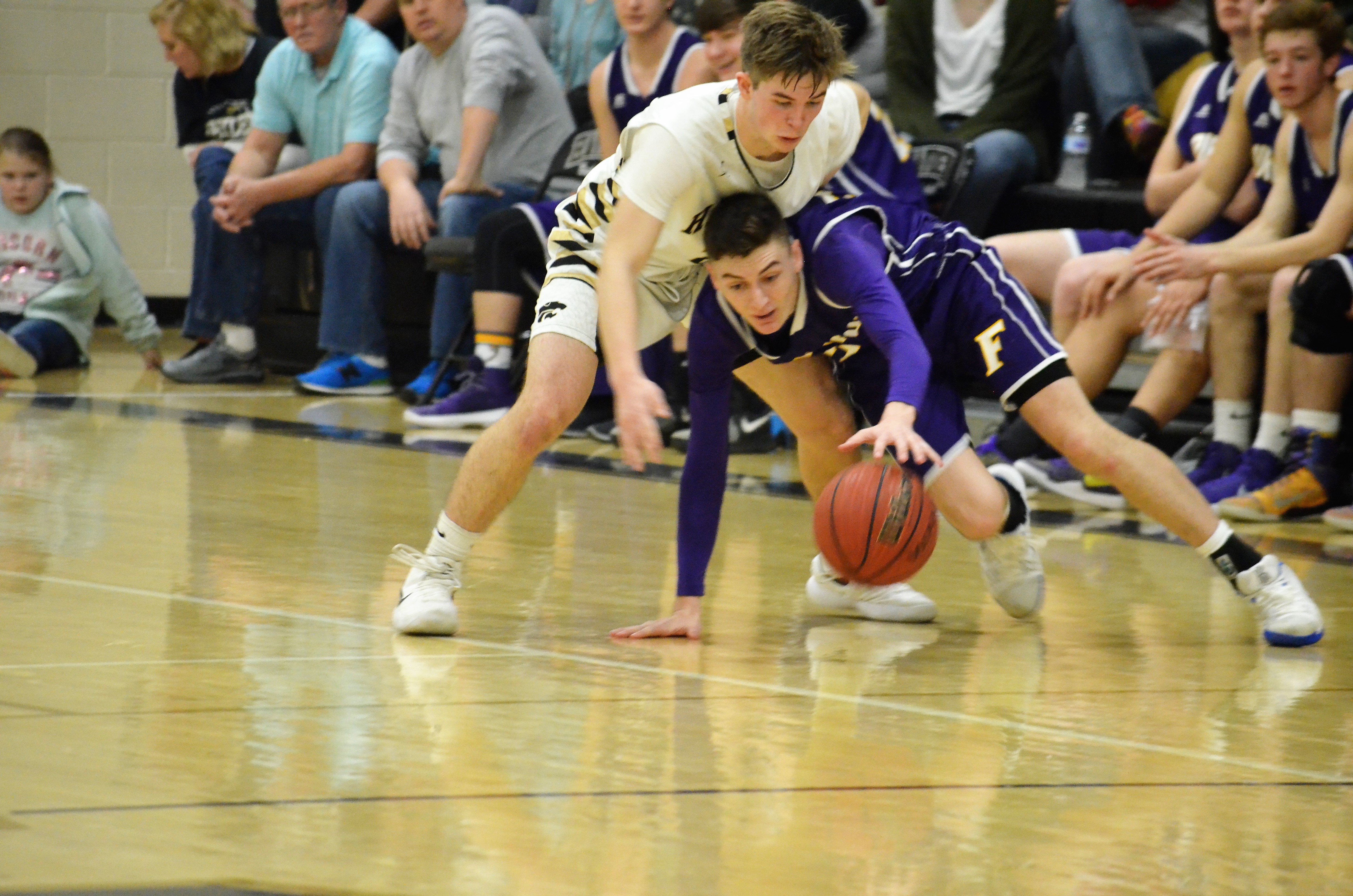 AREA TOURNAMENTS: Tigers, Saints, Broncos, Aggies claim area titles dsc_0050.jpg