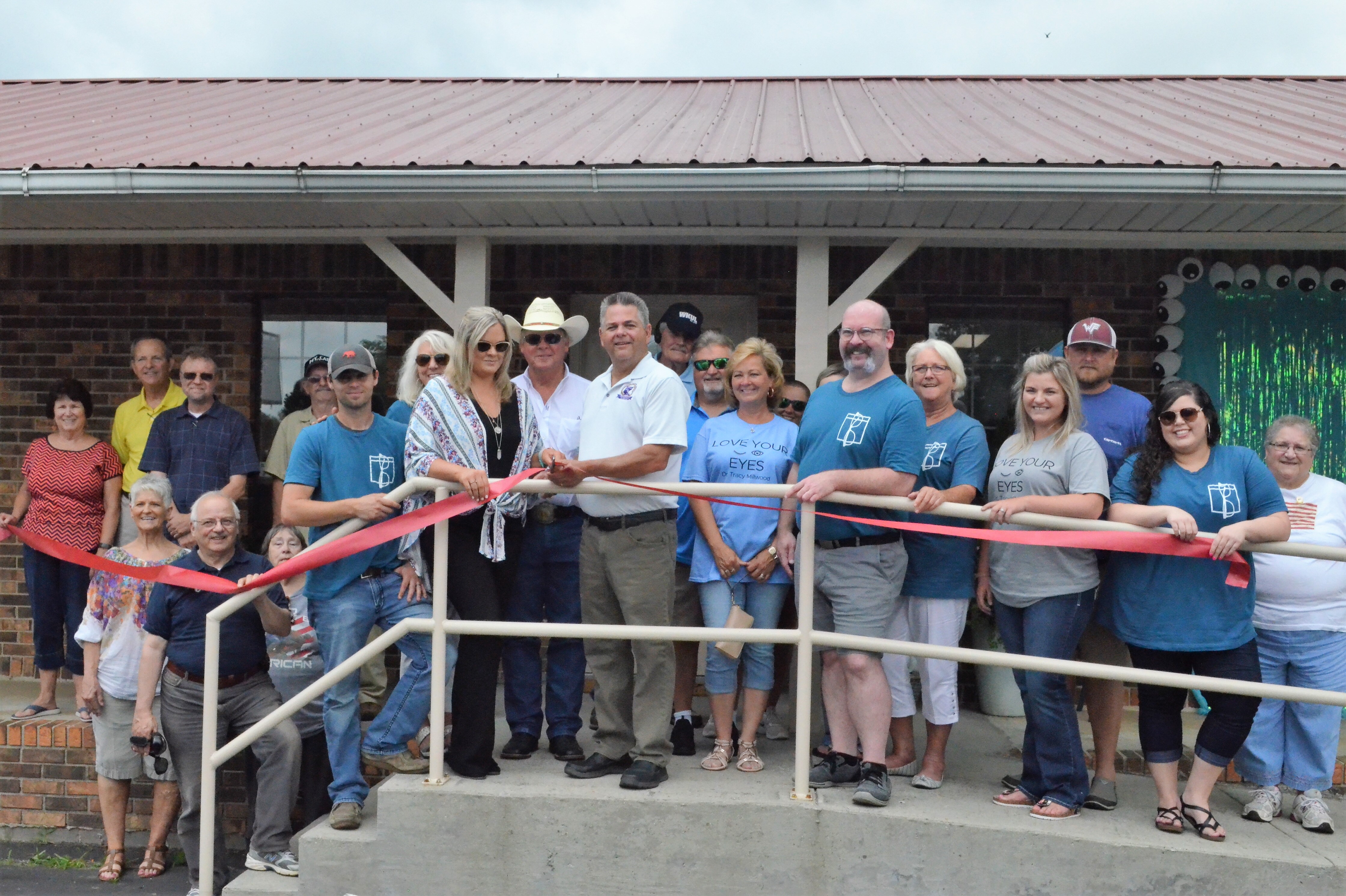 New eye clinic opens in downtown Hanceville csc_0072.jpg