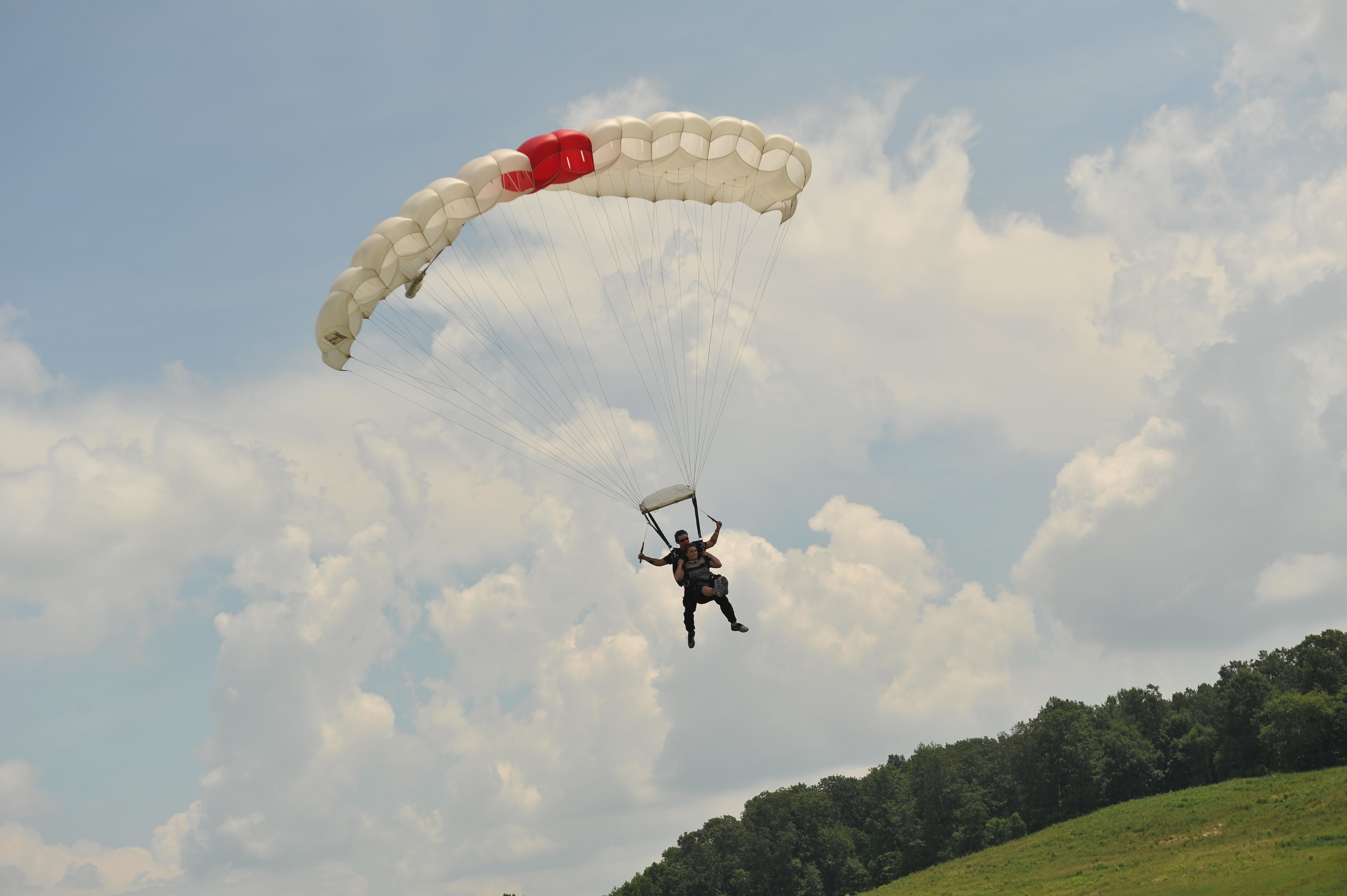 Falling for fun! hkh_3063.jpg