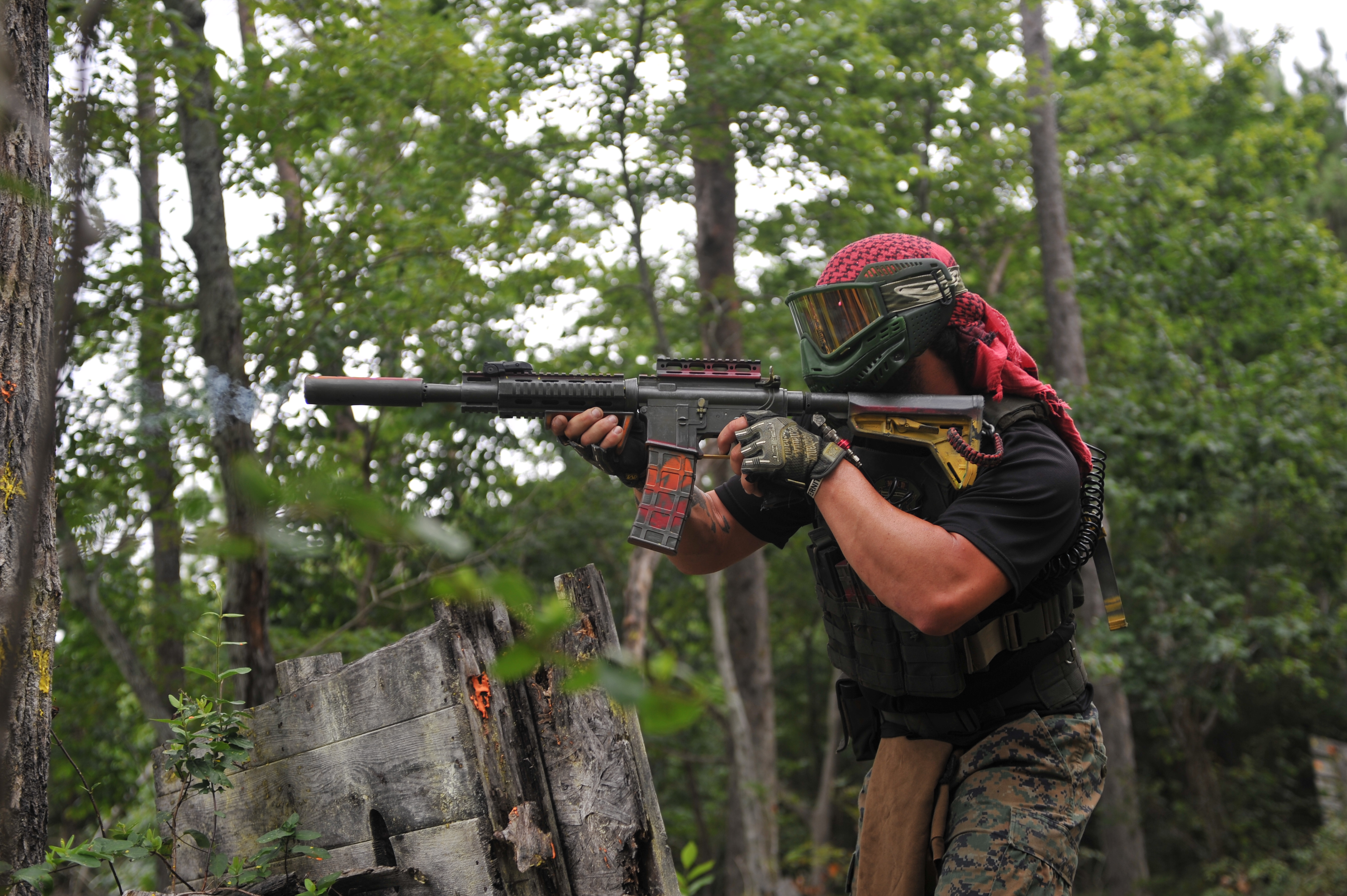 Paintballers come out to play hkh_2110.jpg