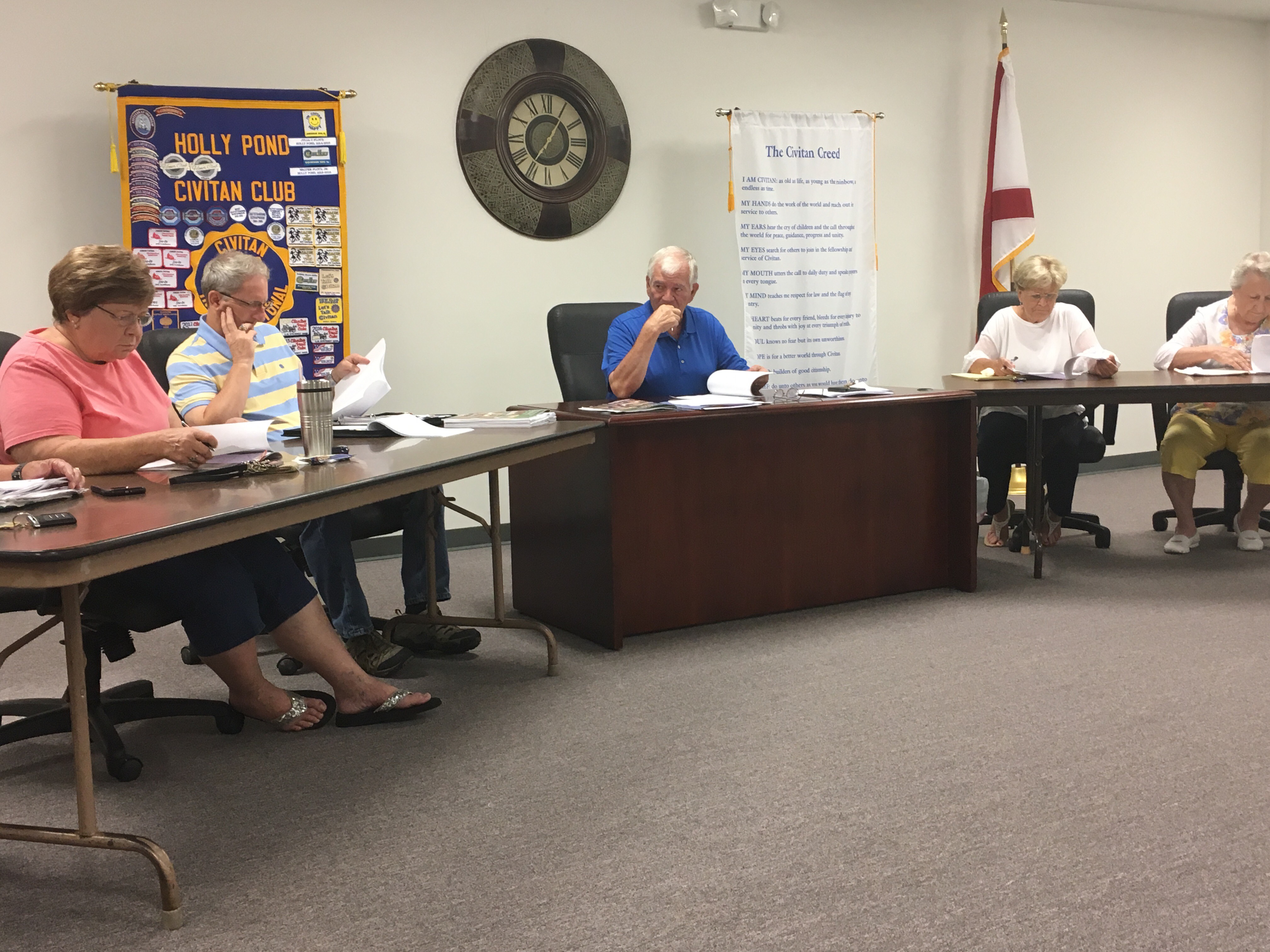 Holly Pond talks paving, lights, Brooklyn Road img_8505.jpg