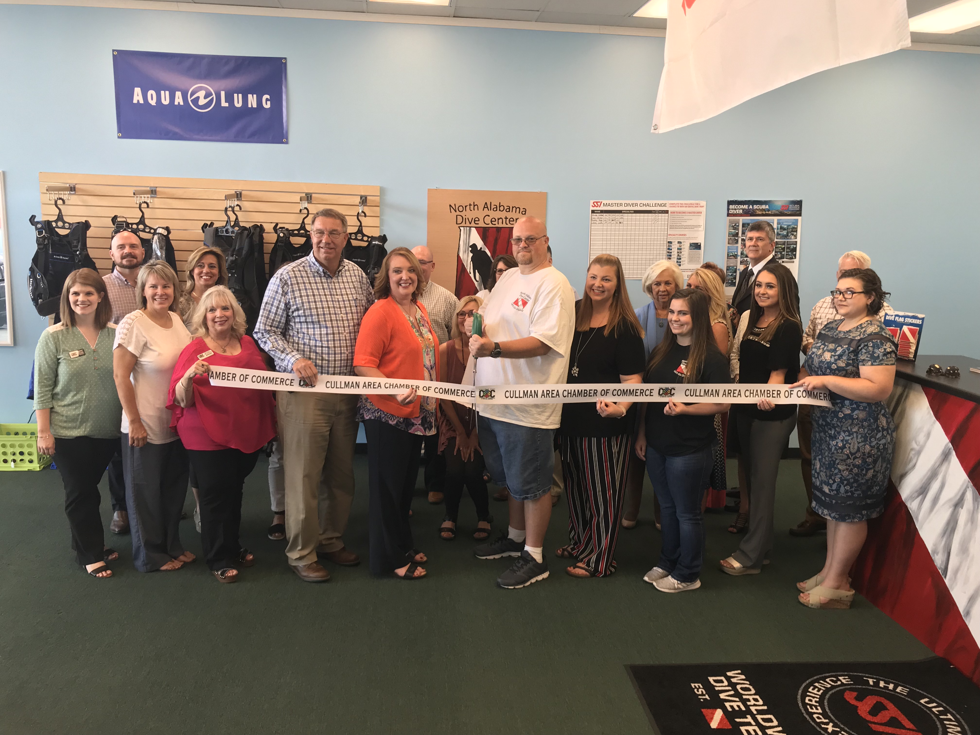 Ribbons cut on North Alabama Dive Center, new Payroll Services location Christy Perry for The Cullman Tribune