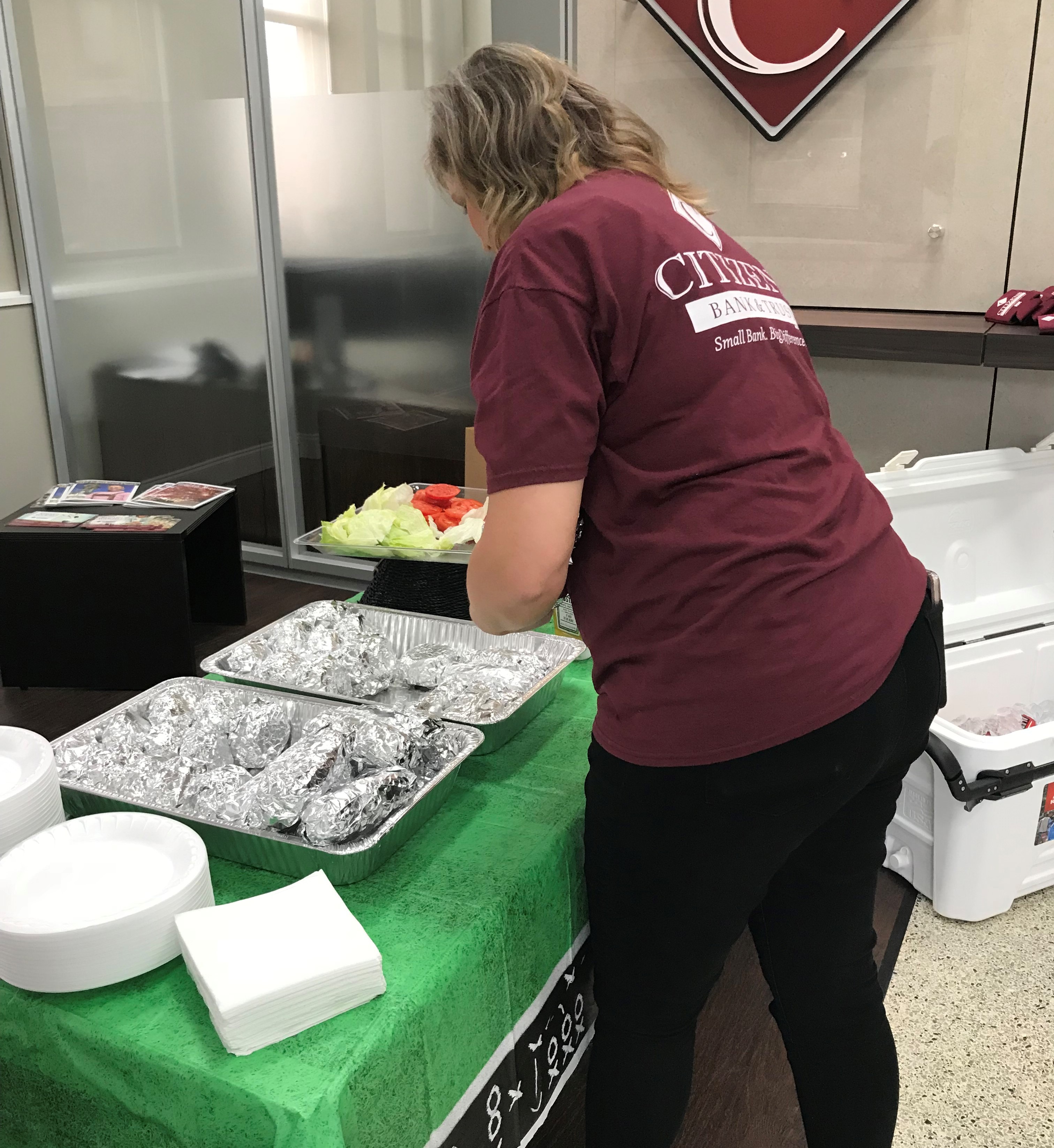 Citizens Bank hosts tailgate party Christy Perry for The Cullman Tribune