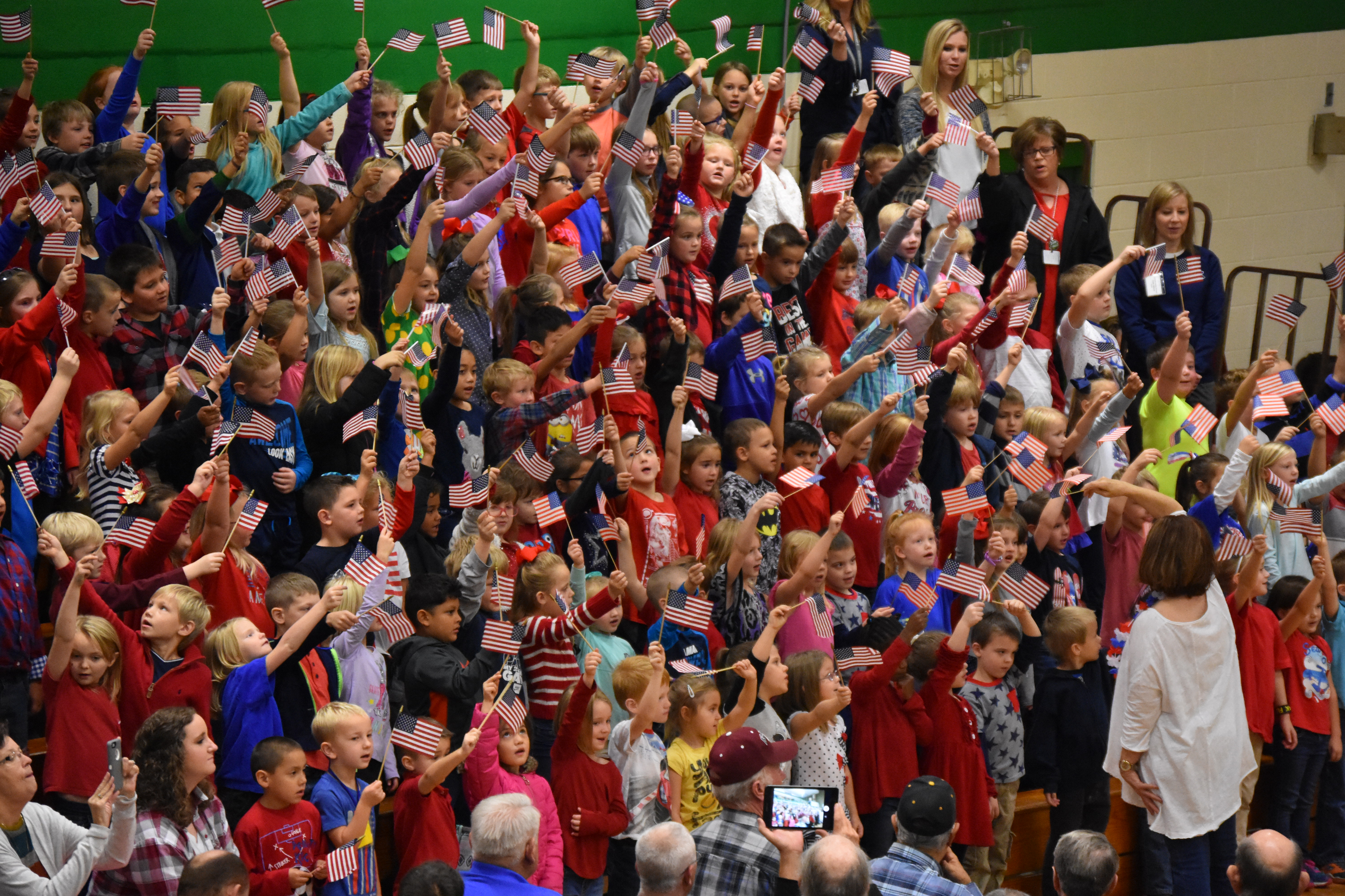 Holly Pond Schools honor veterans dsc_9720.jpg