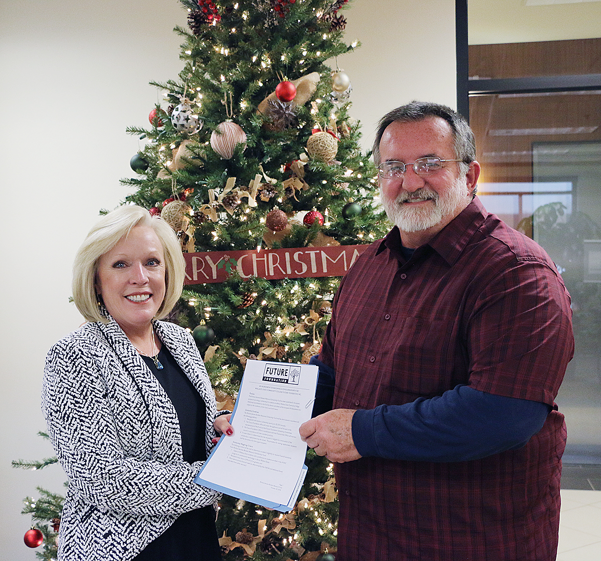 Richard Jerome Burkett Memorial Scholarship established at Wallace State burkettscholarship_img_1179.jpg