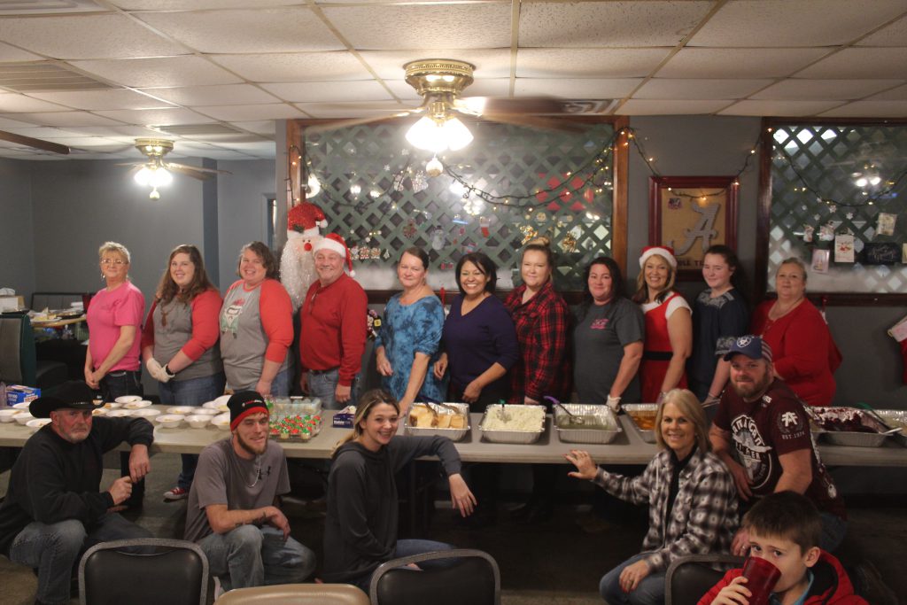 Baileyton restaurant feeds community on Christmas Eve The Cullman Tribune