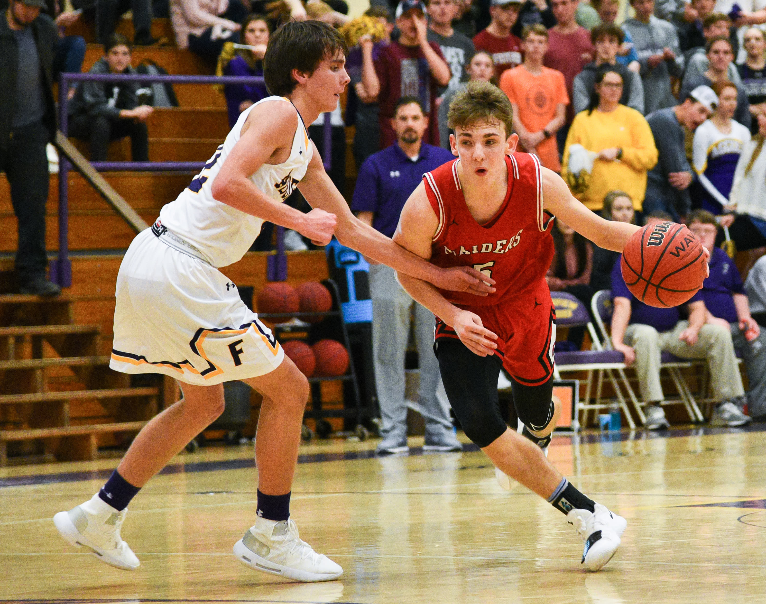 PREP BASKETBALL: Aggies and Raiders split Thursday night matchups