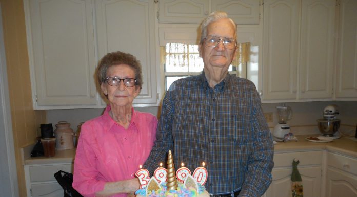 Community Note: Happy Birthday Feltus and Faye Nell McGriff! dscn0120.jpg
