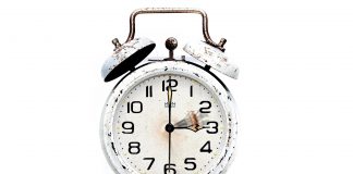 Spring forward! alarm-clock-2175382_1920.jpg