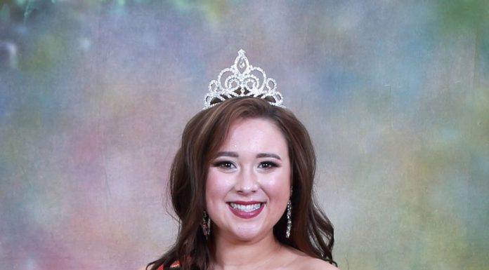 Holly Pond High School crowns pageant winners