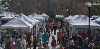 Big crowds make their way to 35th annual Bloomin’ Festival on sunny Saturday morning