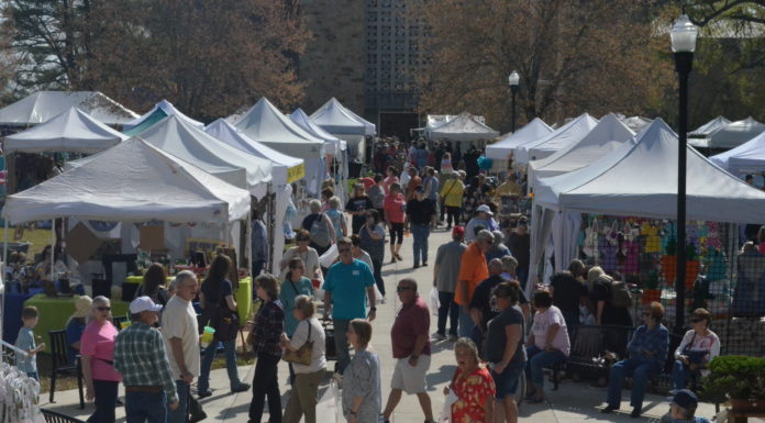 Big crowds make their way to 35th annual Bloomin’ Festival on sunny Saturday morning