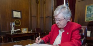 Governor Ivey signs Numeracy Act into law, strengthening Alabama’s focus on reading and math