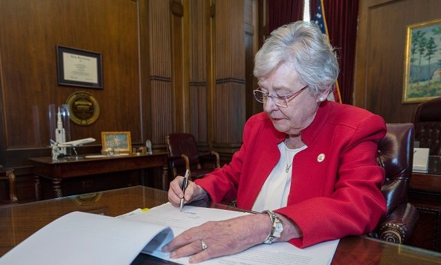 Governor Ivey signs Numeracy Act into law, strengthening Alabama’s focus on reading and math