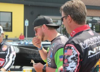 Pro anglers show off their wing-eating skills