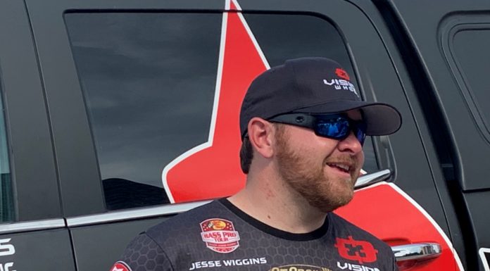 Jesse Wiggins, Matt and Jordan Lee headed to Saturday’s Knockout Round on Smith Lake