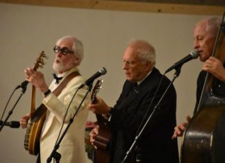 Three on a String delights at Hanceville’s 1st summer concert series event