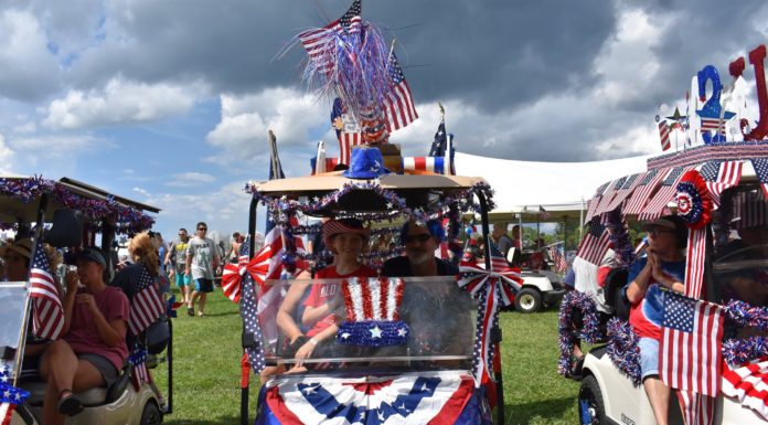 Thousands flock to Smith Lake for food, fun, and fireworks