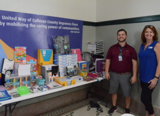 Wal-Mart Distribution gives large donation to United Way’s ‘Stuff the Bus’ school supply drive