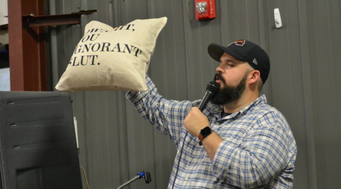 Dinkin flicka! The Ostrich hosts ‘The Office’ trivia night at Goat Island Brewing