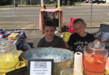 Hanceville students set up lemonade stand to help classmates
