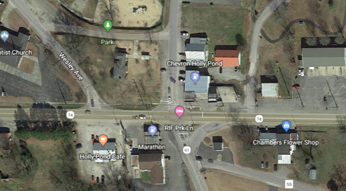 Accident in Holly Pond leaves two with minor injuries