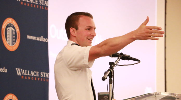 PSA Airlines pilot Aaron Mathis named 2019 Wallace State Most Outstanding Alumni