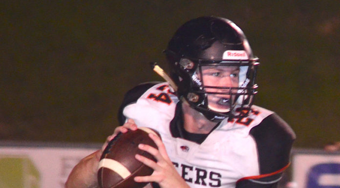 PREP FOOTBALL: Winston County knocks off Meek, 38-18