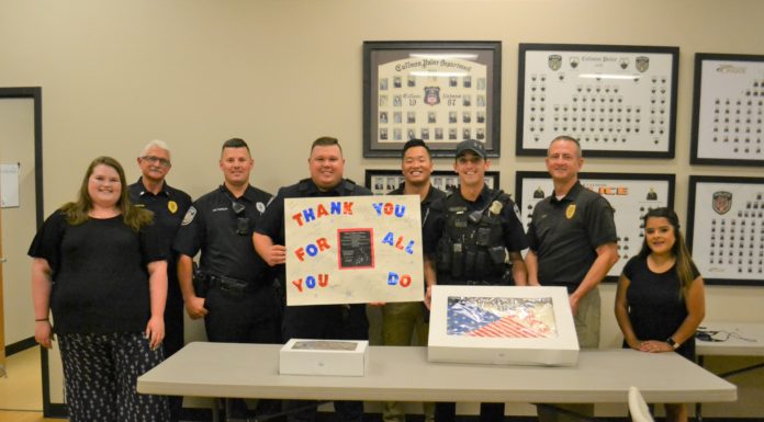 Cash Express delivers special cakes to first responders
