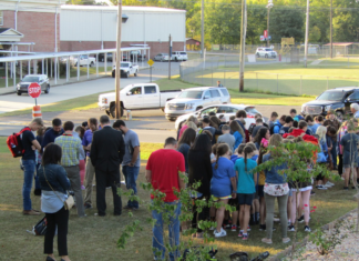 See You at the Pole: Superintendent Barnette joins students in Vinemont for prayer event