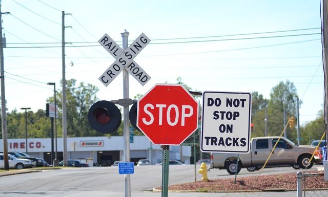 Stop signs to be removed at Arnold St. NE RR crossing